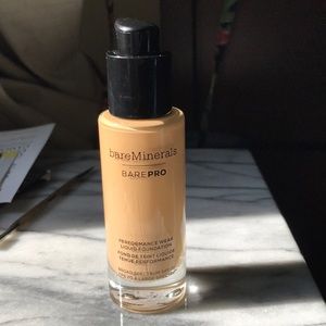 BAREPRO PERFORMANCE WEAR LIQUID FOUNDATION